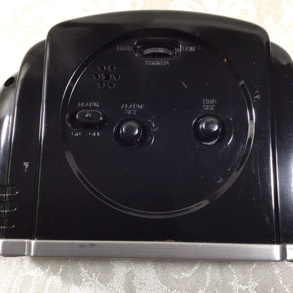 Crosley Black Art Deco 1920’s Style Battery Operated Alarm Clock - Picture 7 of 9